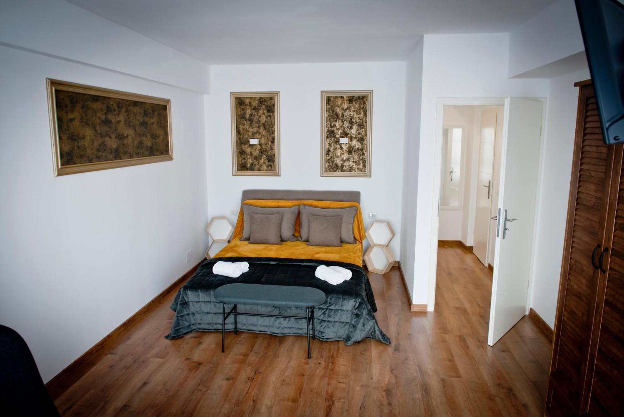 Sibiu Lotus Apartments Стая снимка